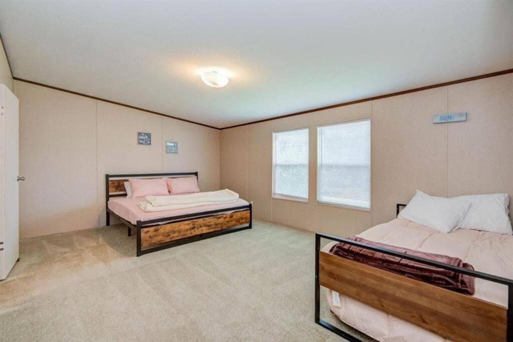 Seaside Serenity - Holiday Home Sleeps 10 Дикинсон Экстерьер фото
