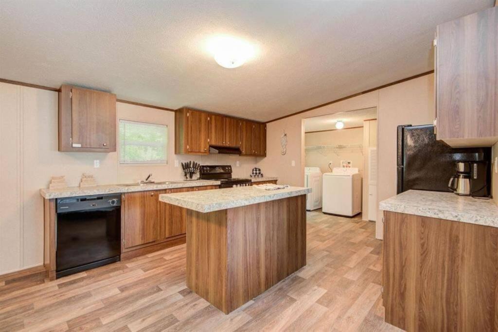 Seaside Serenity - Holiday Home Sleeps 10 Дикинсон Экстерьер фото
