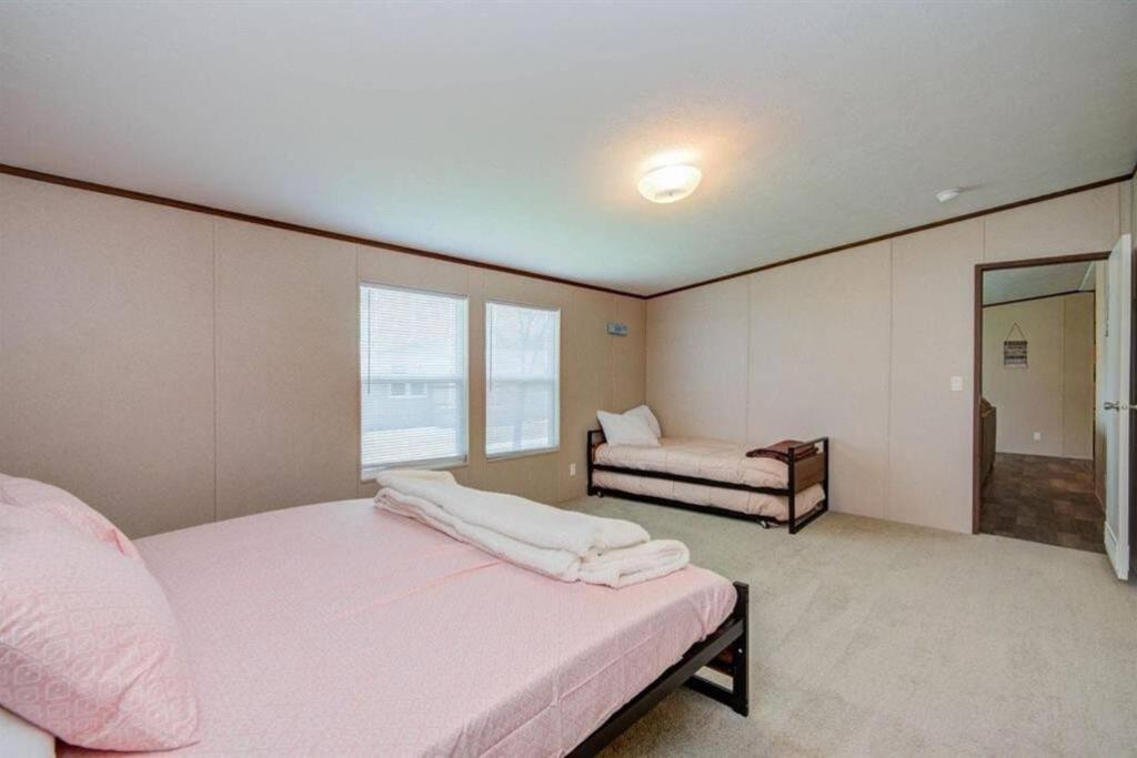 Seaside Serenity - Holiday Home Sleeps 10 Дикинсон Экстерьер фото